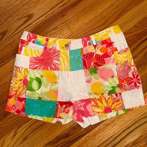 Lilly Pulitzer shorts size 6.